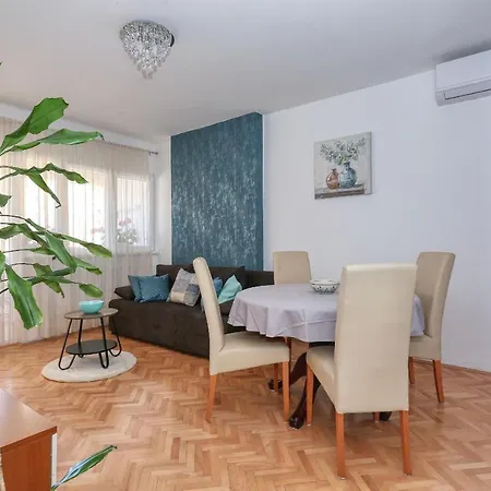 아파트 Rita Sea View